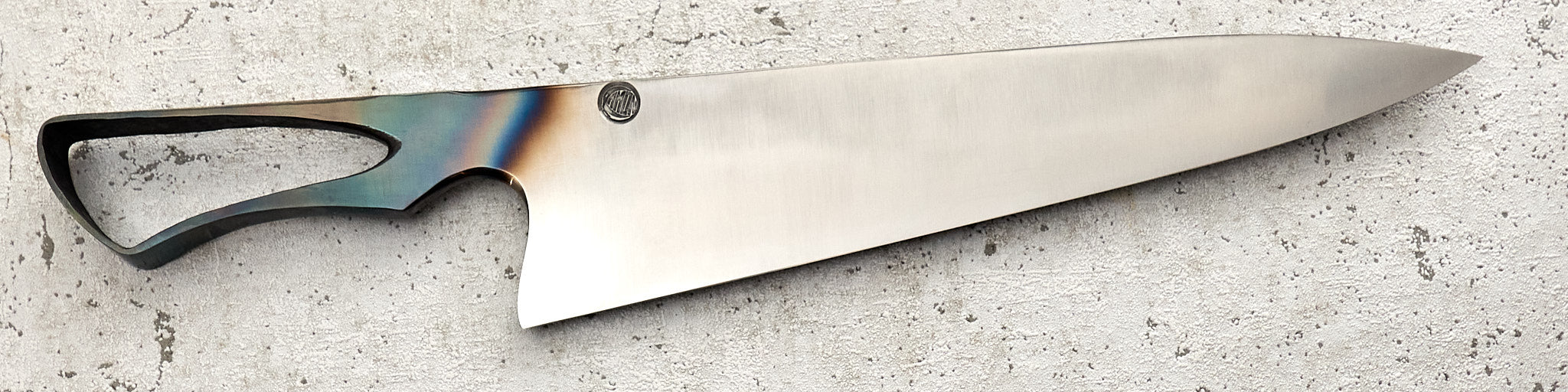 Forged, Punched & Drifted - Kamon Knives mono steel integral & the walkschliff grind