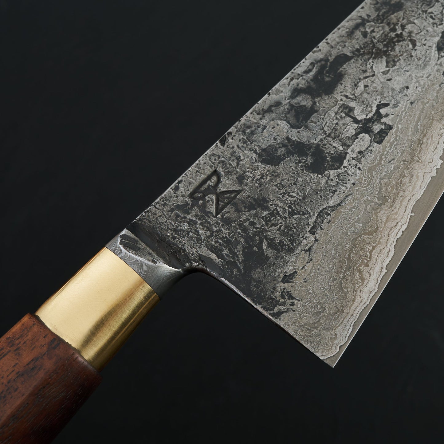 Gyuto 220mm Damascus Clad Nogent Walnut & Brass Integral – blade close-up