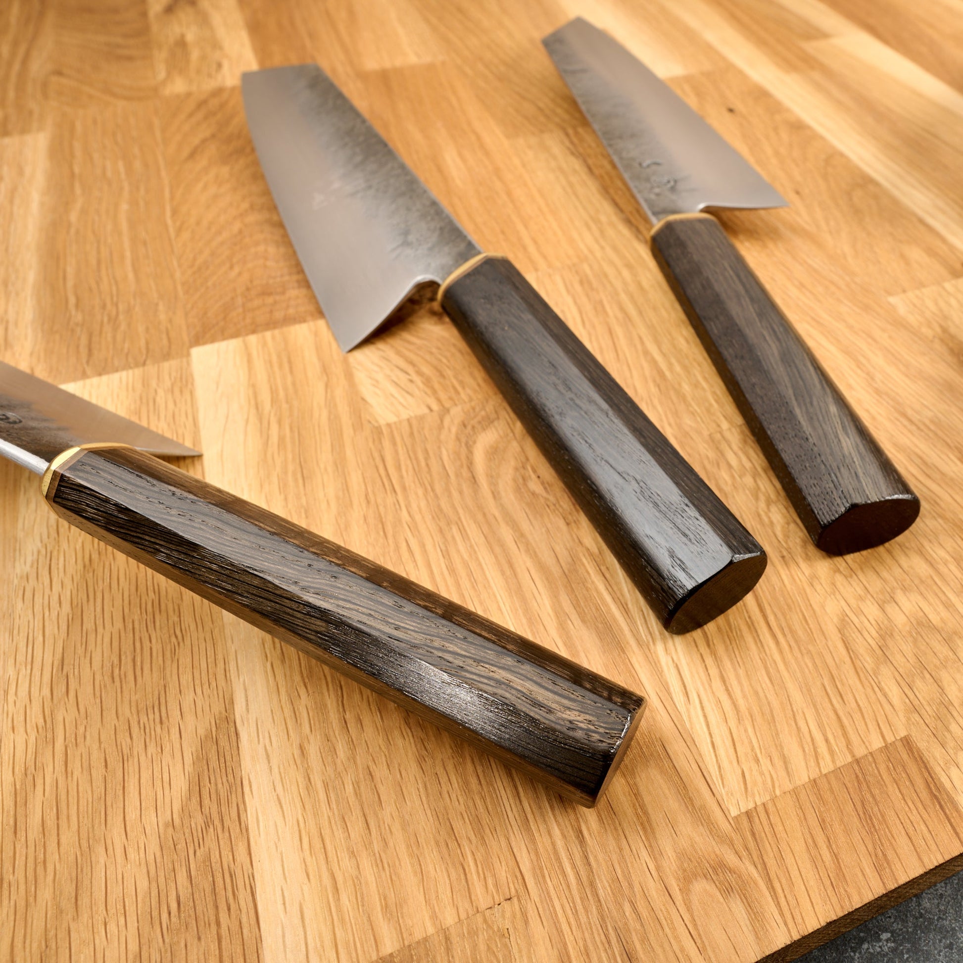 Bunka 190mm Ebonised Oak & Brass – detail view