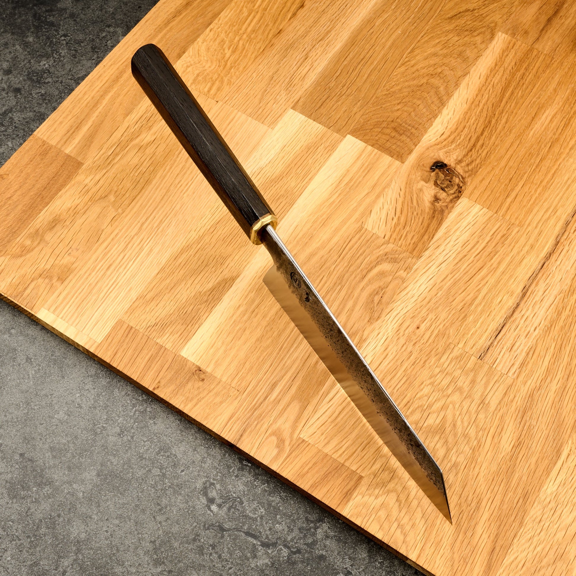 Bunka 190mm Ebonised Oak & Brass – handle detail
