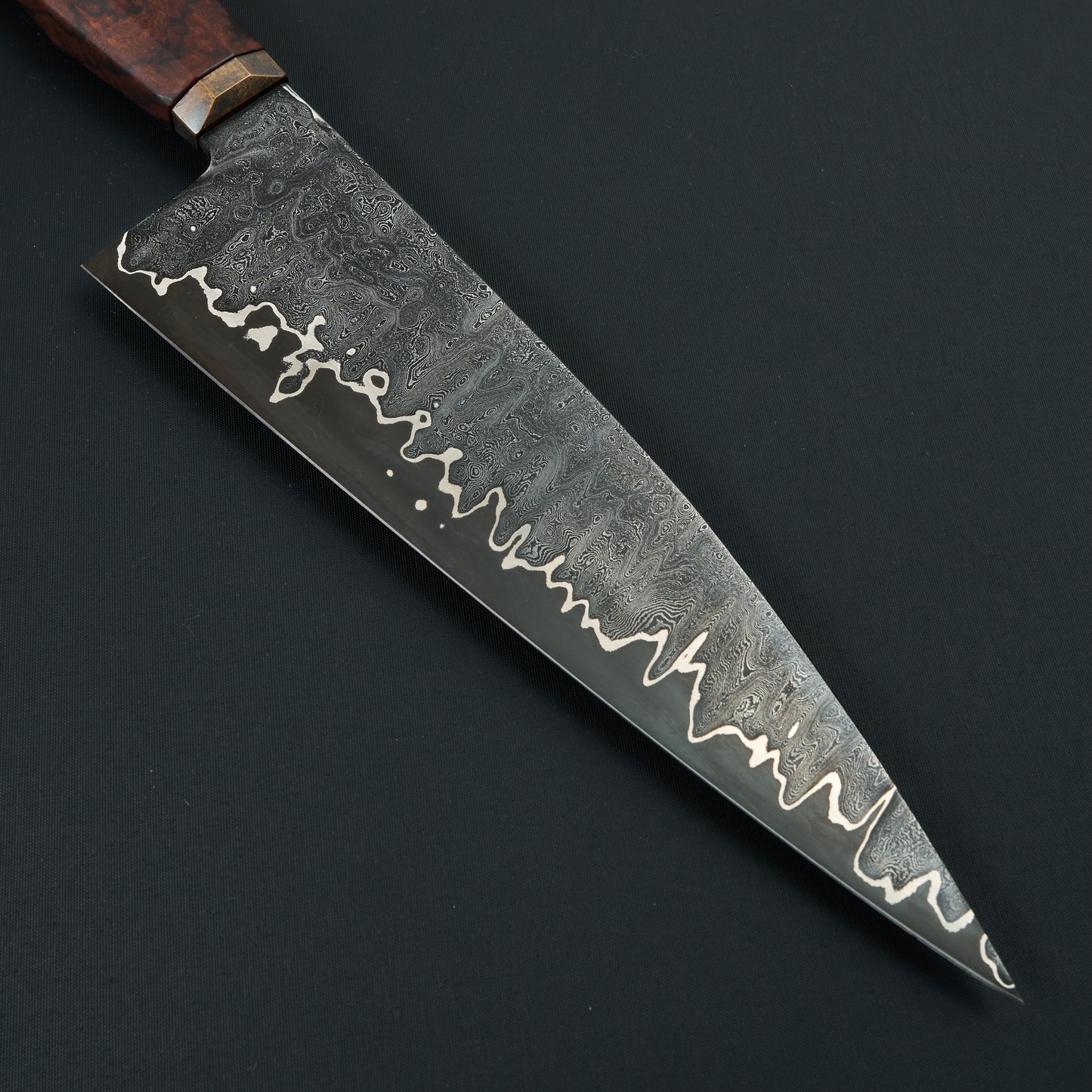 Chef Knife 200mm GoMai Damascus Ni Apex Ultra 'Paragon Series' Desert Ironwood – blade close-up