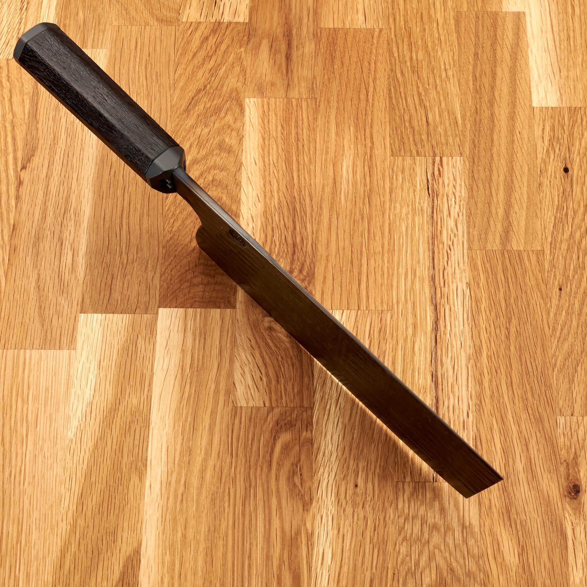 Cleaver 200mm X 80mm 'Wave' texture, Blacked Out – handle detail