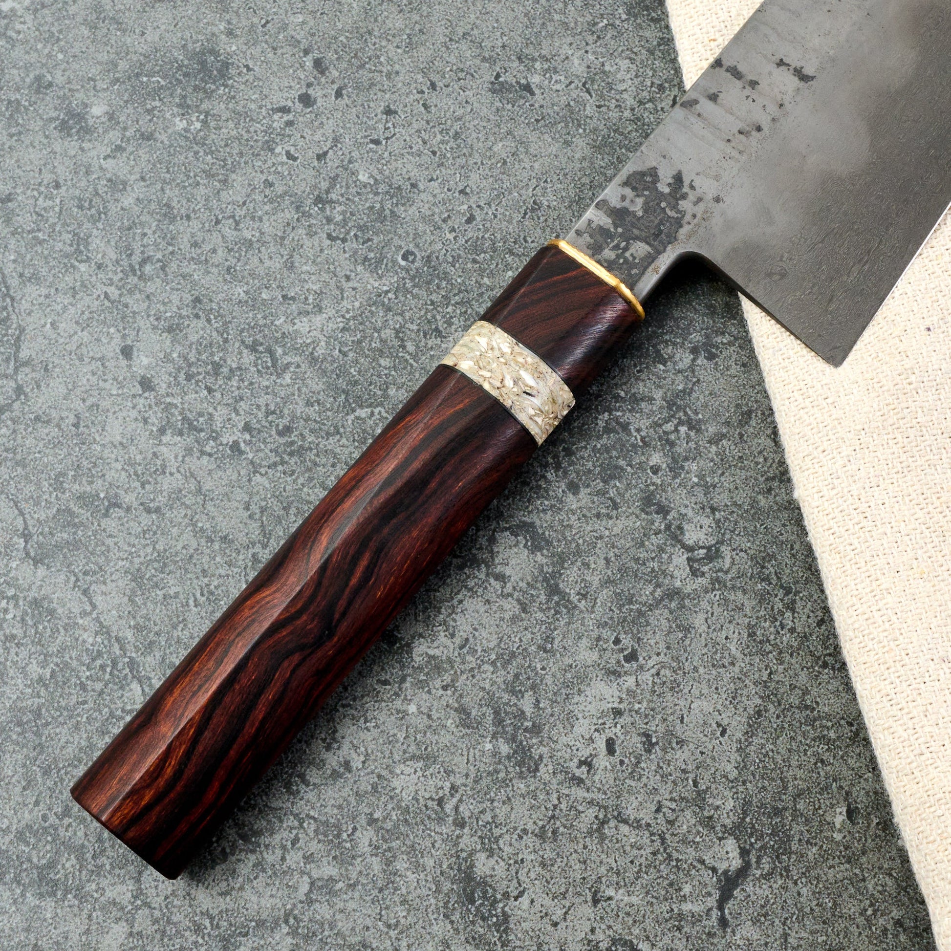 Gyuto 220mm Honyaki Brass, Oyster Shell & Ironwood – handle detail