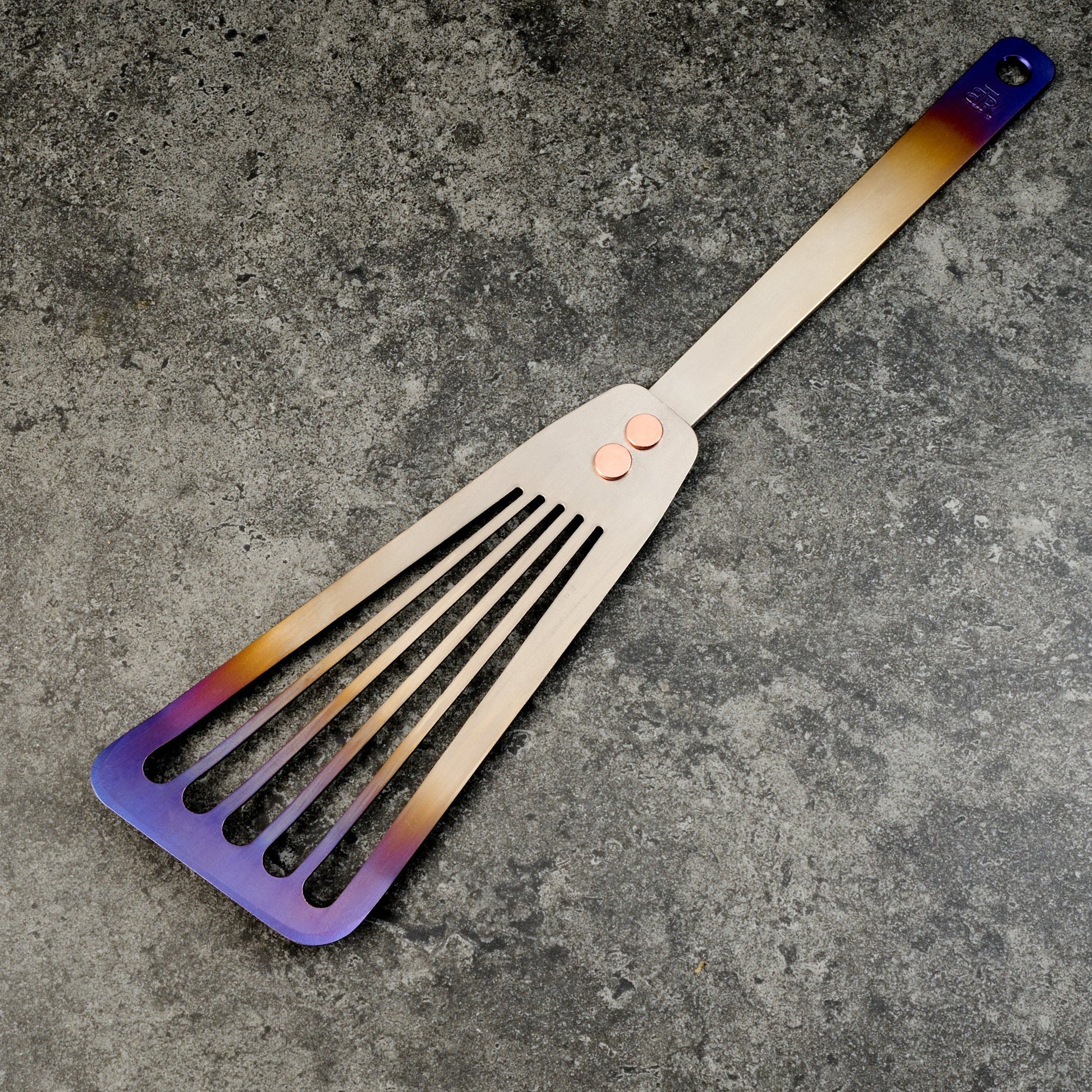 BRT Titanium Fish Spatula Classic – detail view