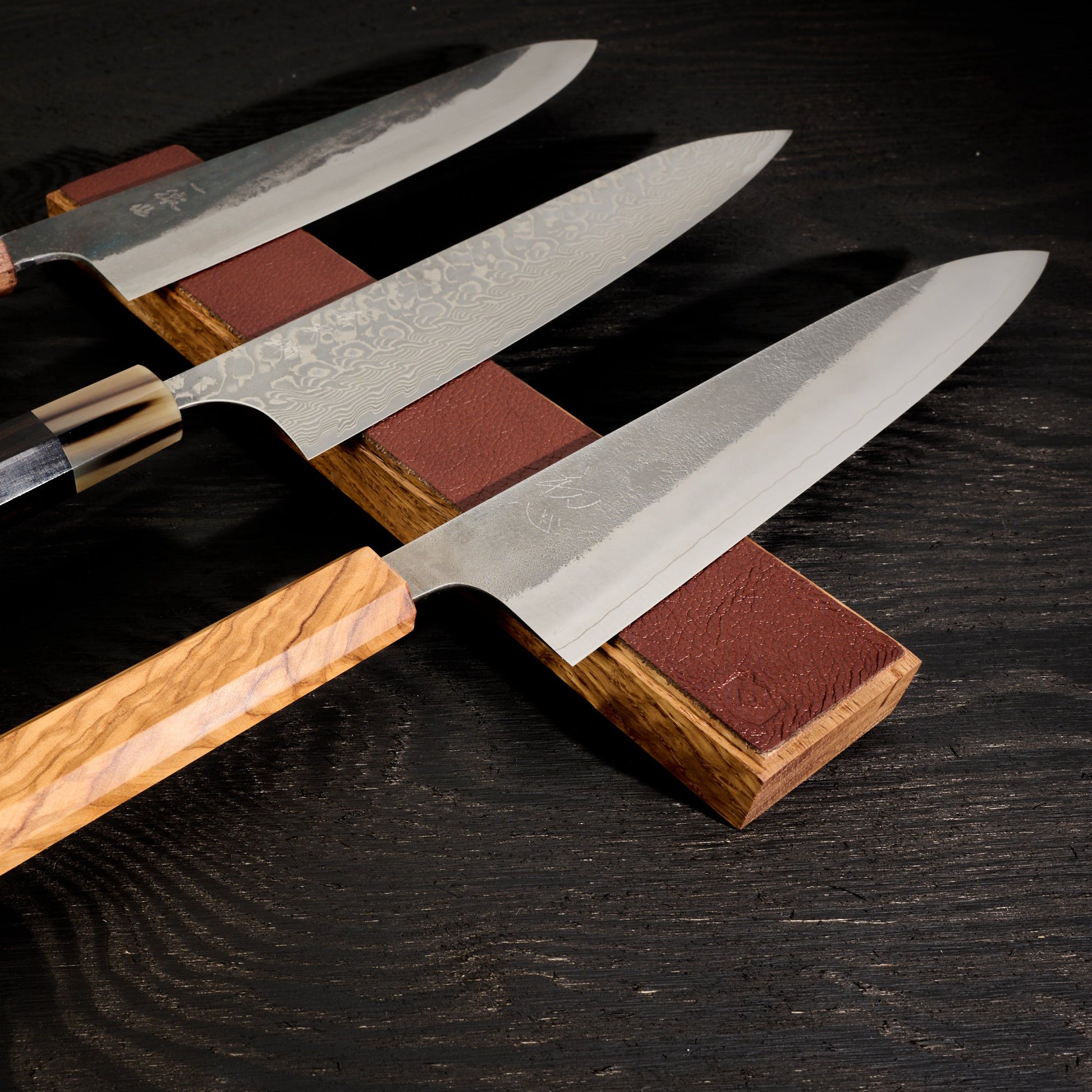 Knife Magnet Oak & Tan Leather – side profile