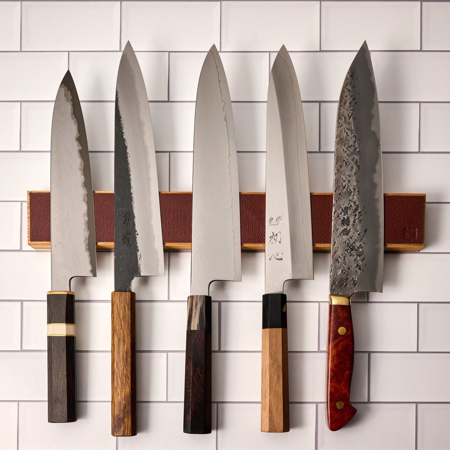 Knife Magnet Oak & Tan Leather – handle detail