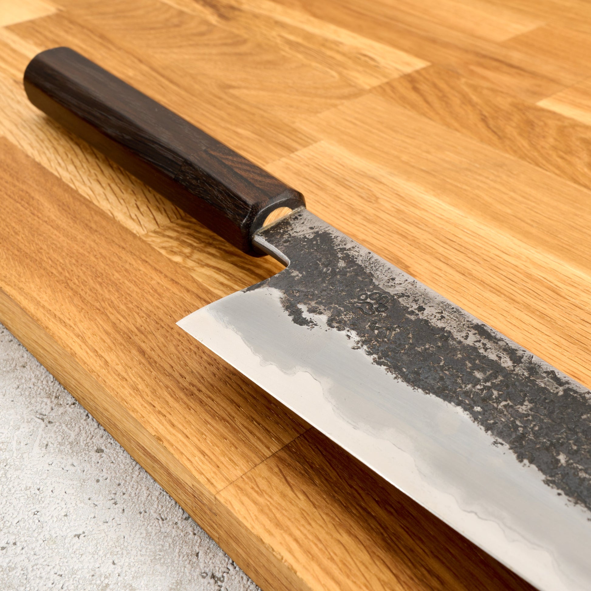 Gytuo 235mm Wrought Iron San Mai Ancient Oak and Ziricote – side profile