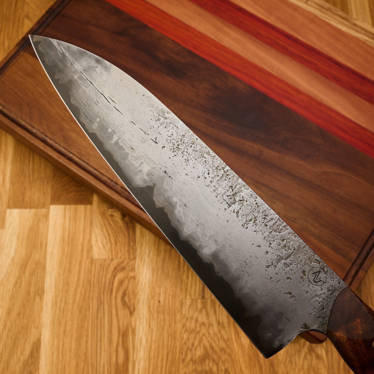 Gyuto 215mm San Mai Wrought Iron Clad Apex Ultra – detail view