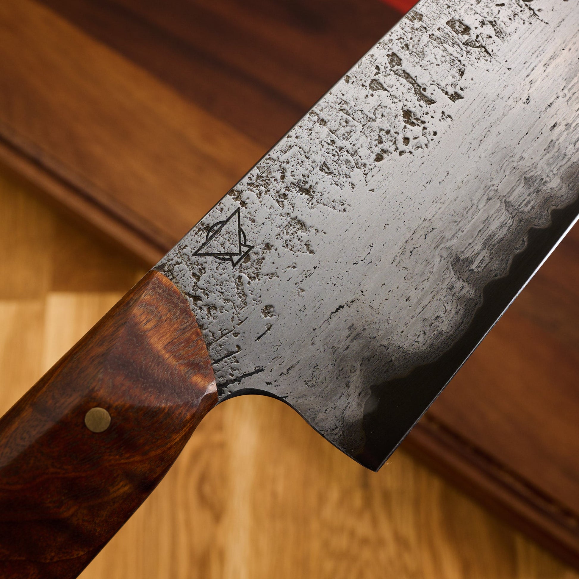 Gyuto 215mm San Mai Wrought Iron Clad Apex Ultra – side profile