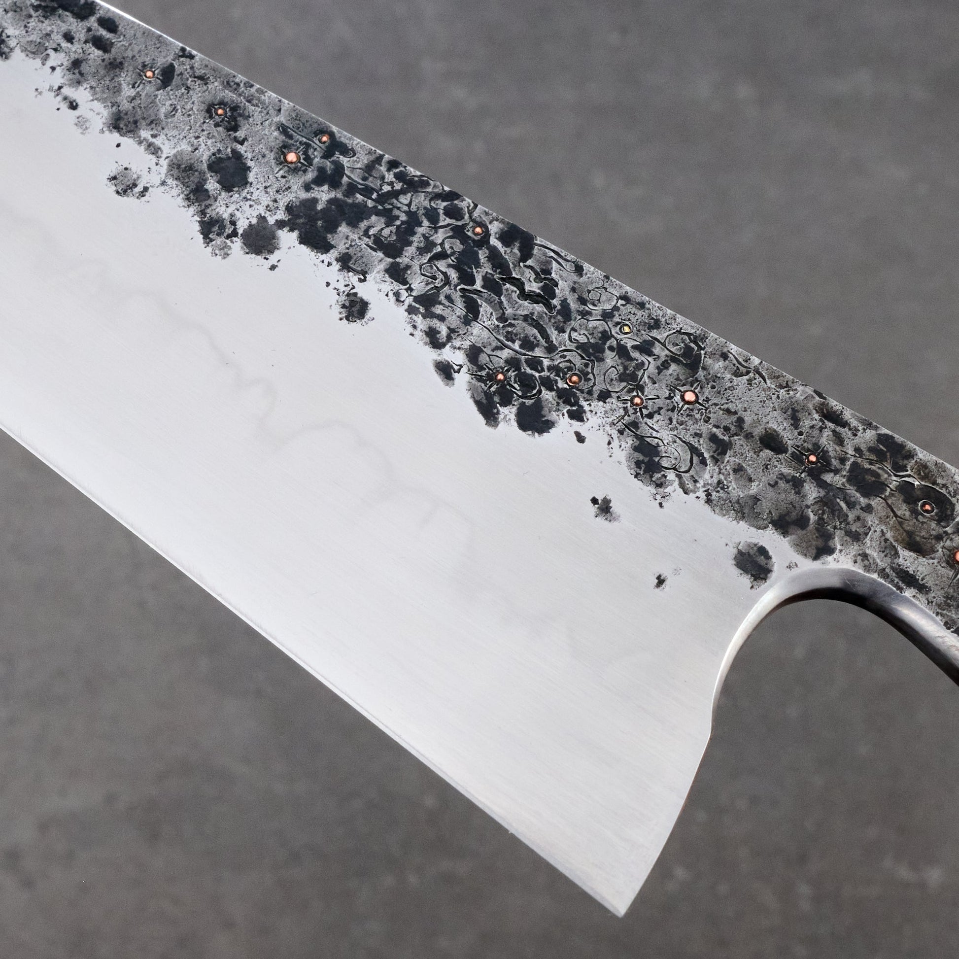 Gyuto 220mm Honyaki Spicey White Mokume, Walnut and Copper – handle detail