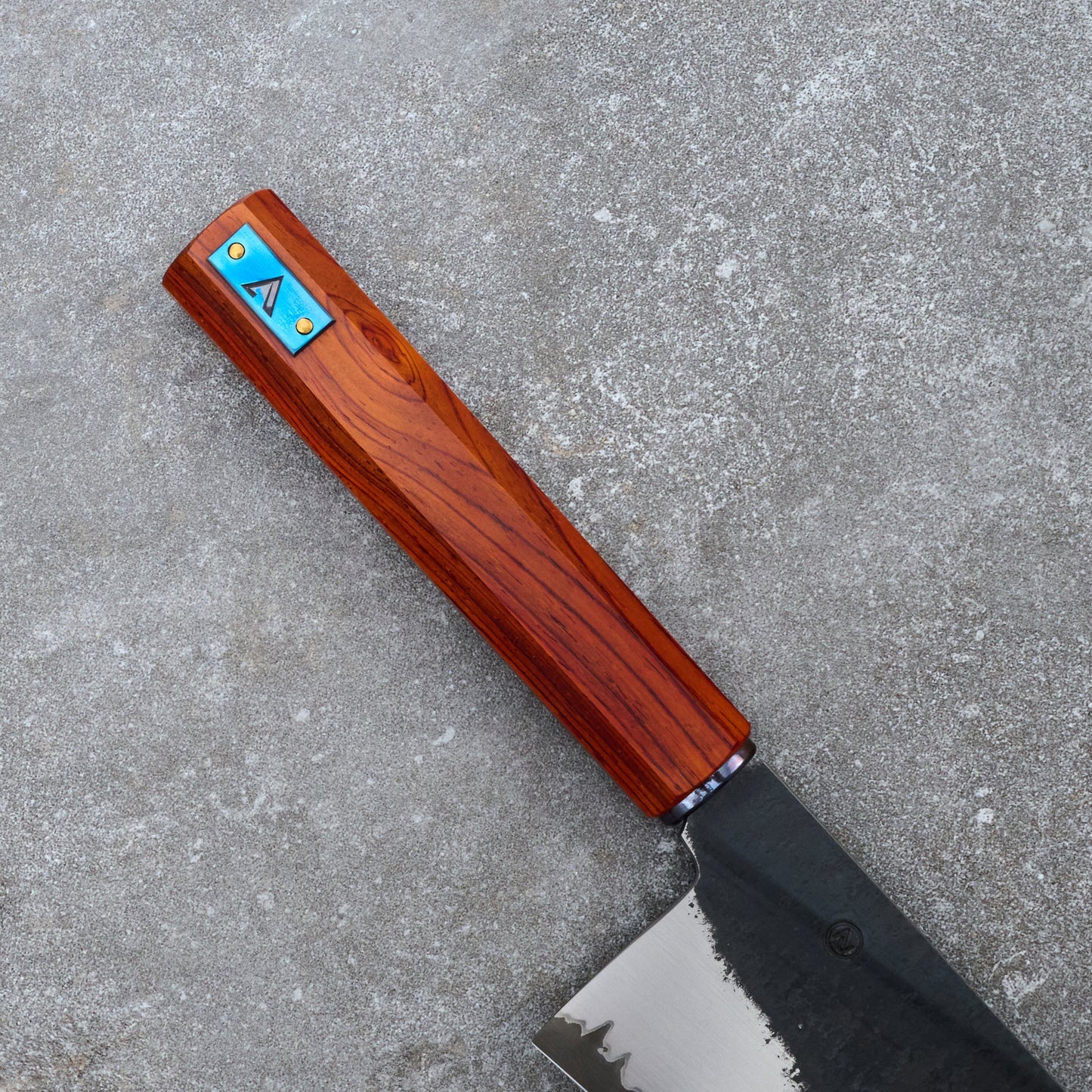Gyuto 220mm Western Hybrid 'StraightLeg' Stainless SanMai Apex KU – handle detail