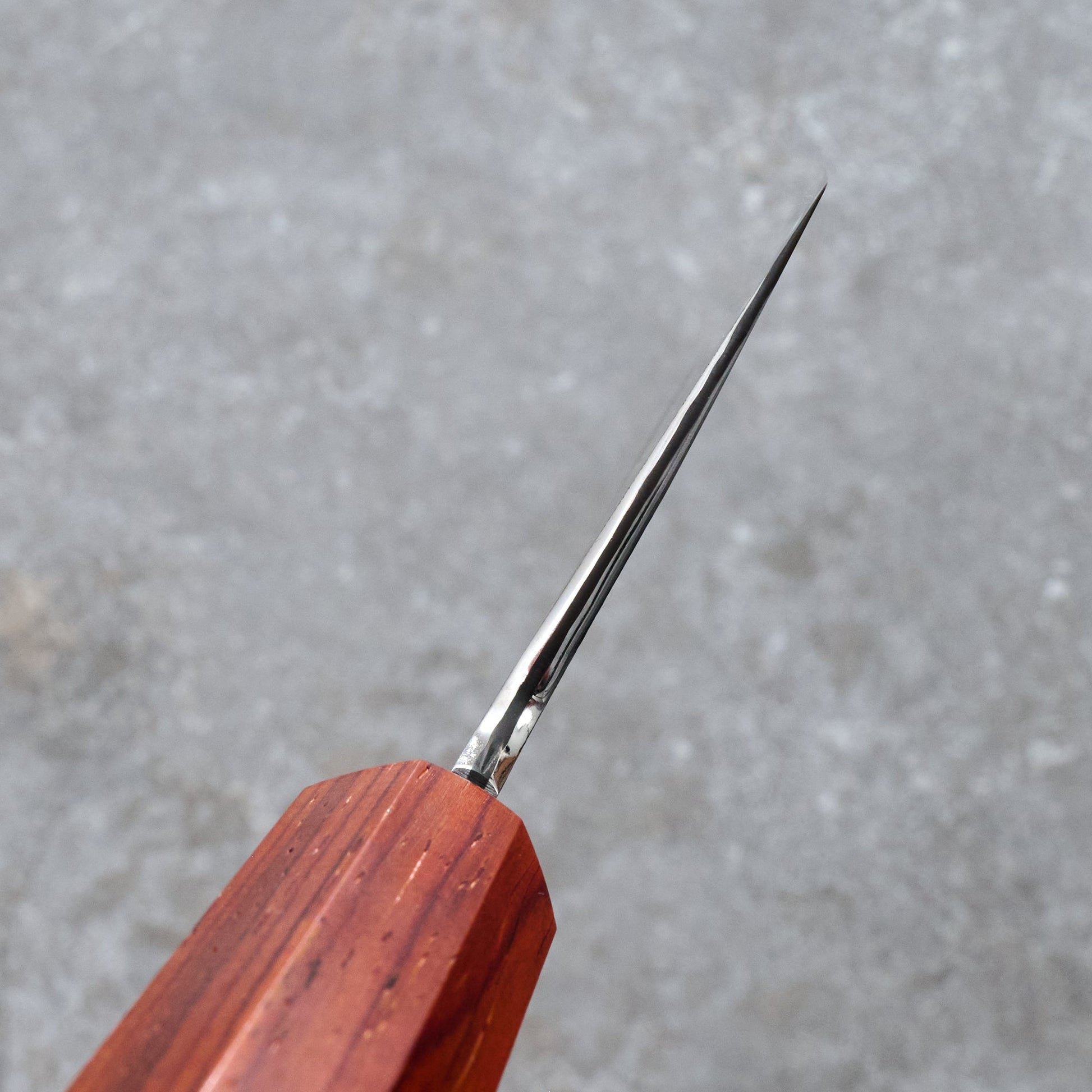 Gyuto 220mm Western Hybrid 'StraightLeg' Stainless SanMai Apex KU – detail view