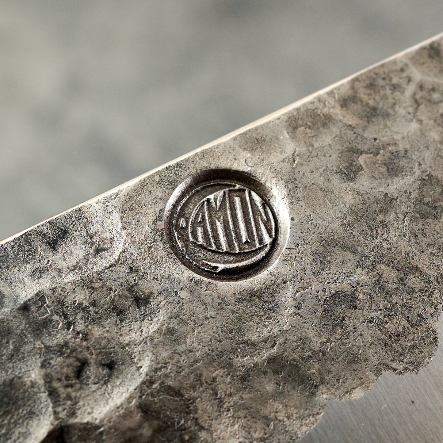 Gyuto 230mm Denty Kurouchi Oak Heirloom – blade close-up