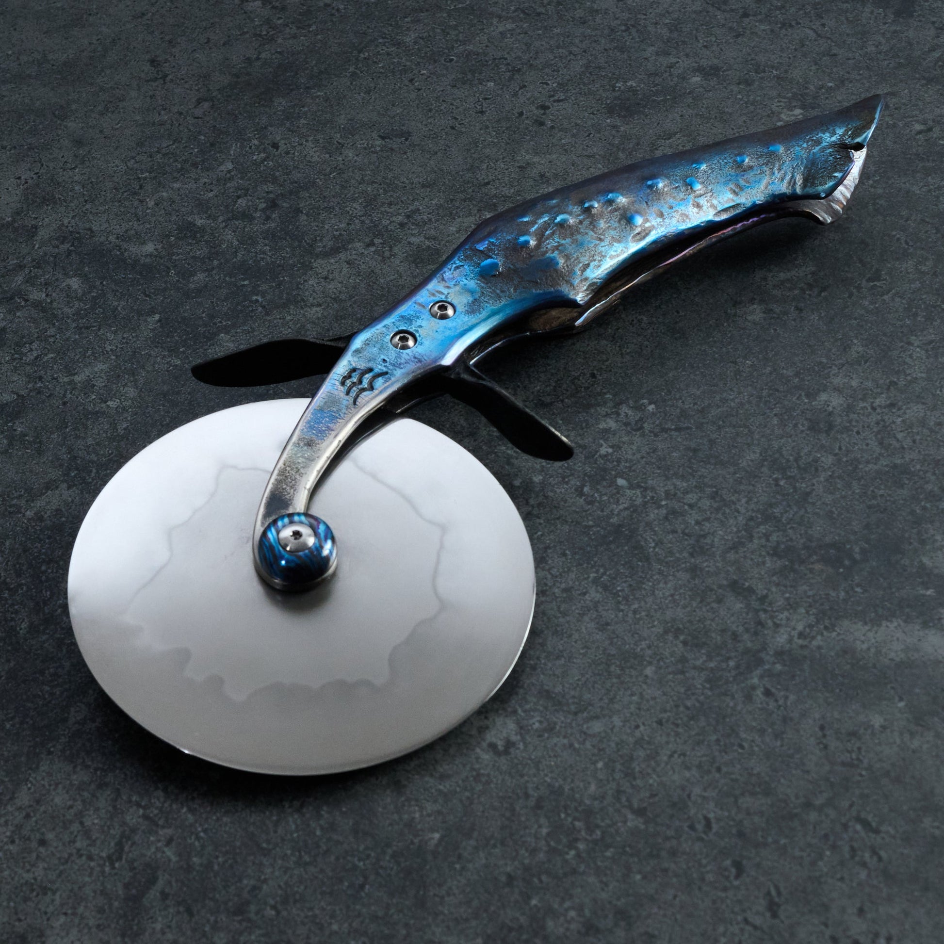 Gyuto 230mm & Pizza Cutter 90mm Honyaki 'Float Grip' Set – blade close-up