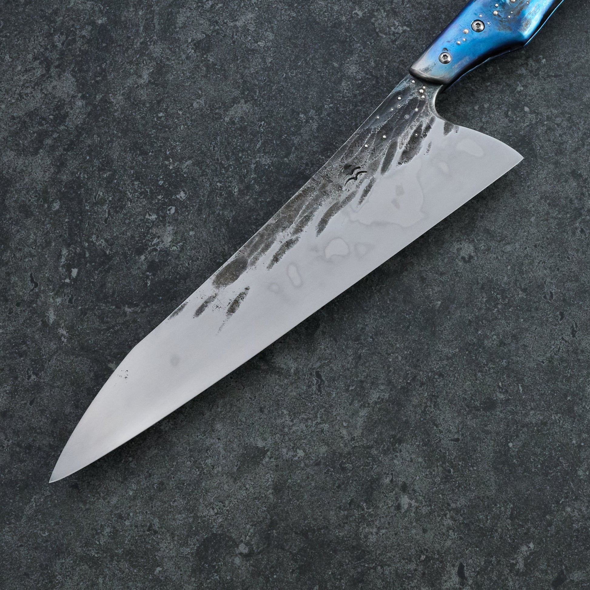 Gyuto 230mm & Pizza Cutter 90mm Honyaki 'Float Grip' Set – handle detail