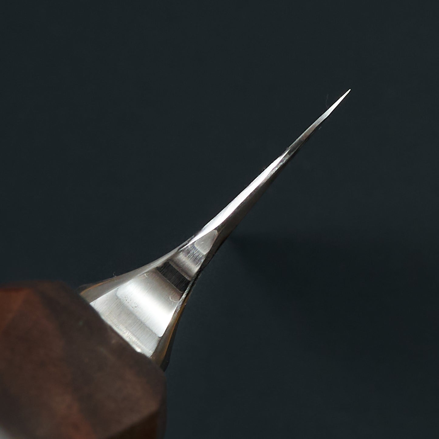 Gyuto 235mm Performance Line Apex Ultra, Walnut & G10 – blade close-up