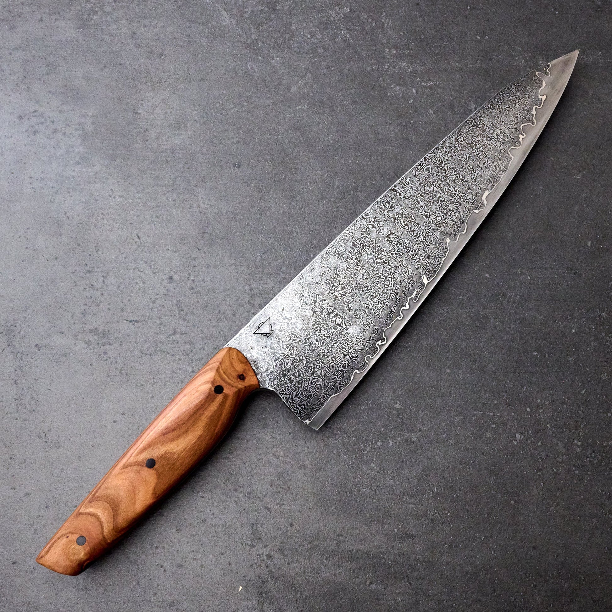 Gyuto 235mm GoMai Dammy ApexUltra Zwetschge Full Tang – blade close-up