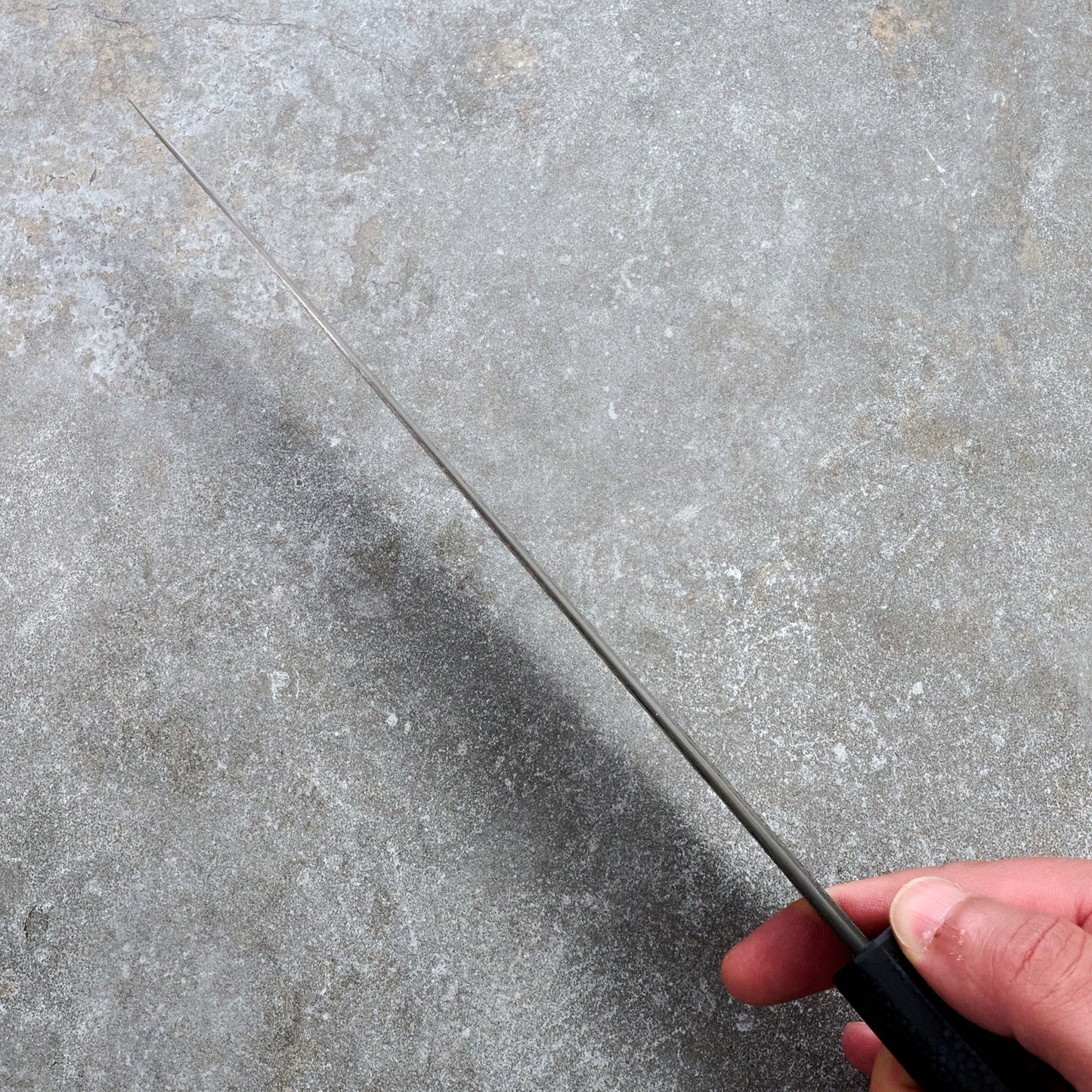 Gyuto 240mm Deep Etch Damascus Clad Apex Ultra, Royal Ebony & Ray Skin – handle detail