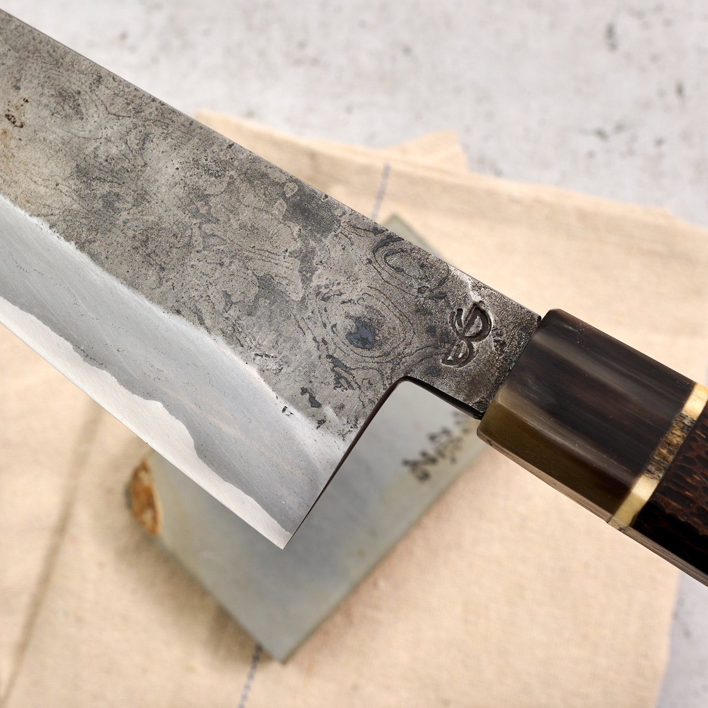 Gyuto 240mm Iron Clad Apex Kogatana Set – side profile