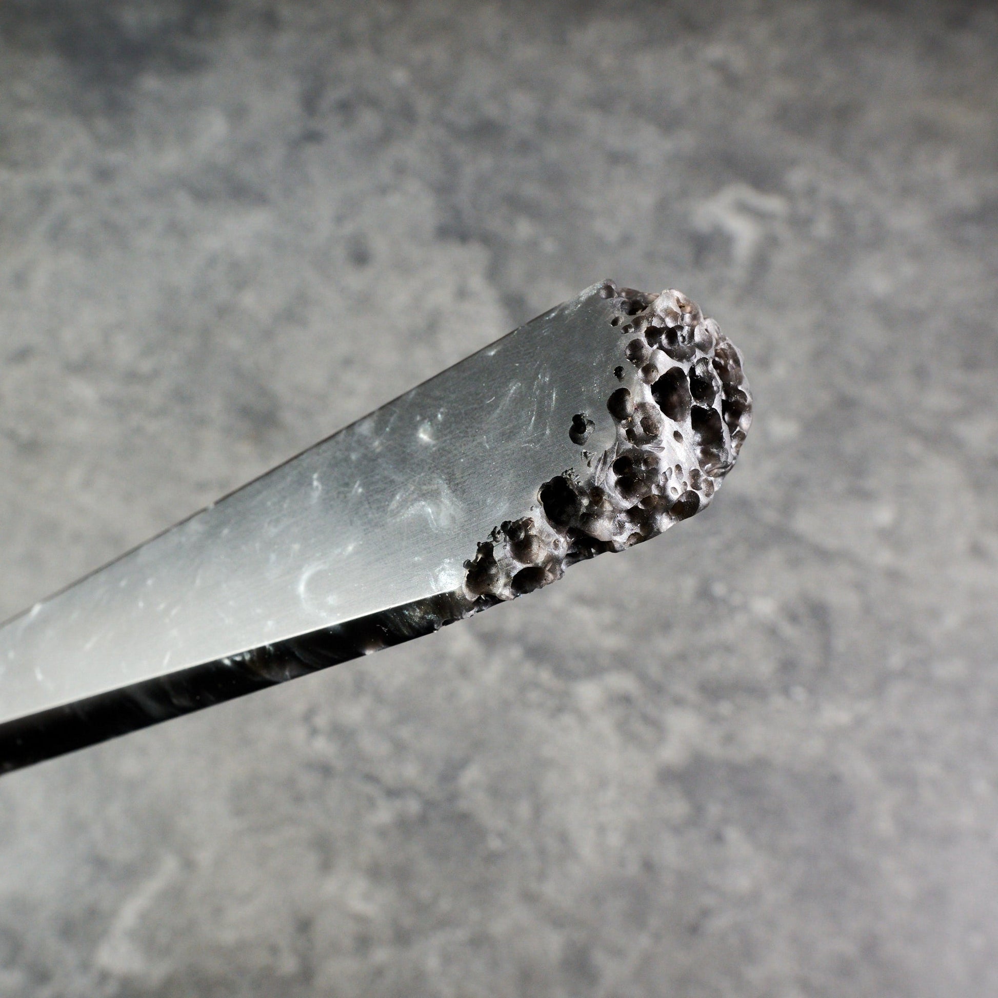 Kiritsuke 240mm Linear 1.2419 Huberite – handle detail