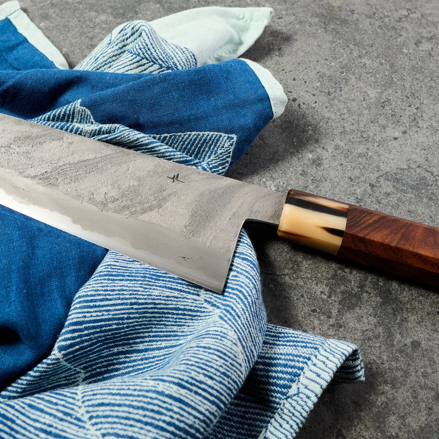 Gyuto 250mm Damascus Twist Clad 135Cr3 Deep Etch 'Roulé Au Chocolat' – handle detail