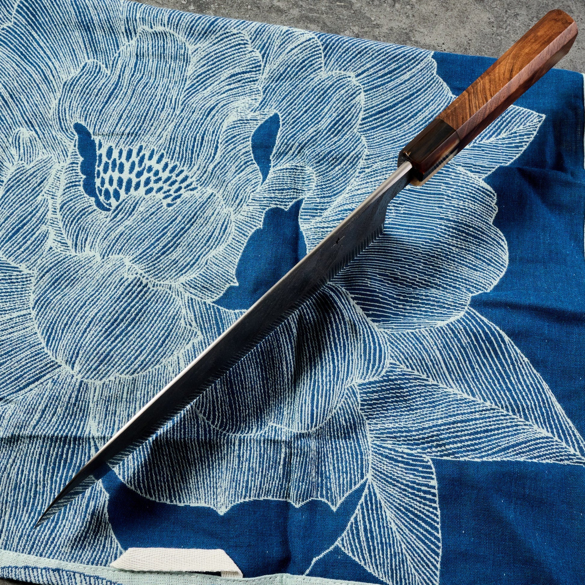 Gyuto 250mm Damascus Twist Clad 135Cr3 Deep Etch 'Roulé Au Chocolat' – side profile