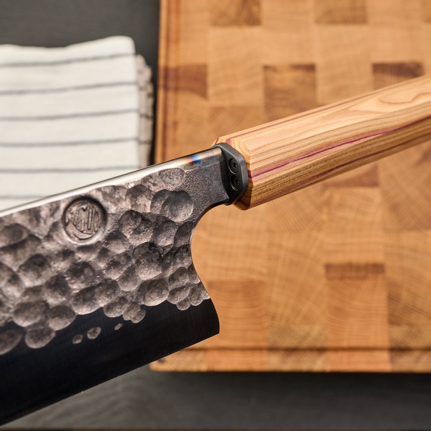 Gyuto 255mm Denty Kurouchi Lilac & Titanium – handle detail
