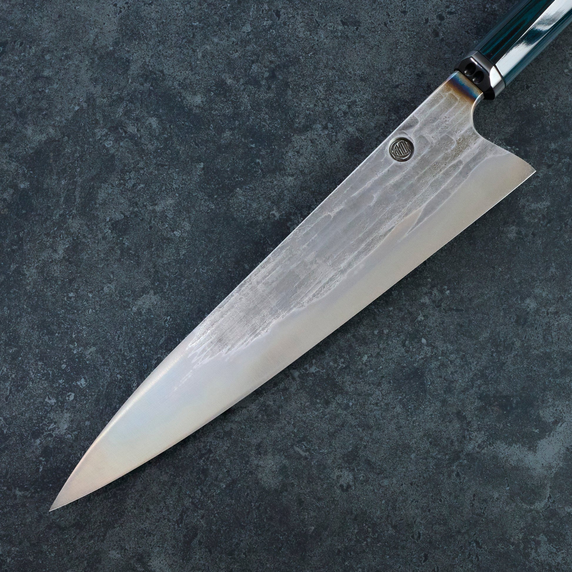 Gyuto 255mm Apex BO Wave Oil Slick Blue Ebonite – detail view