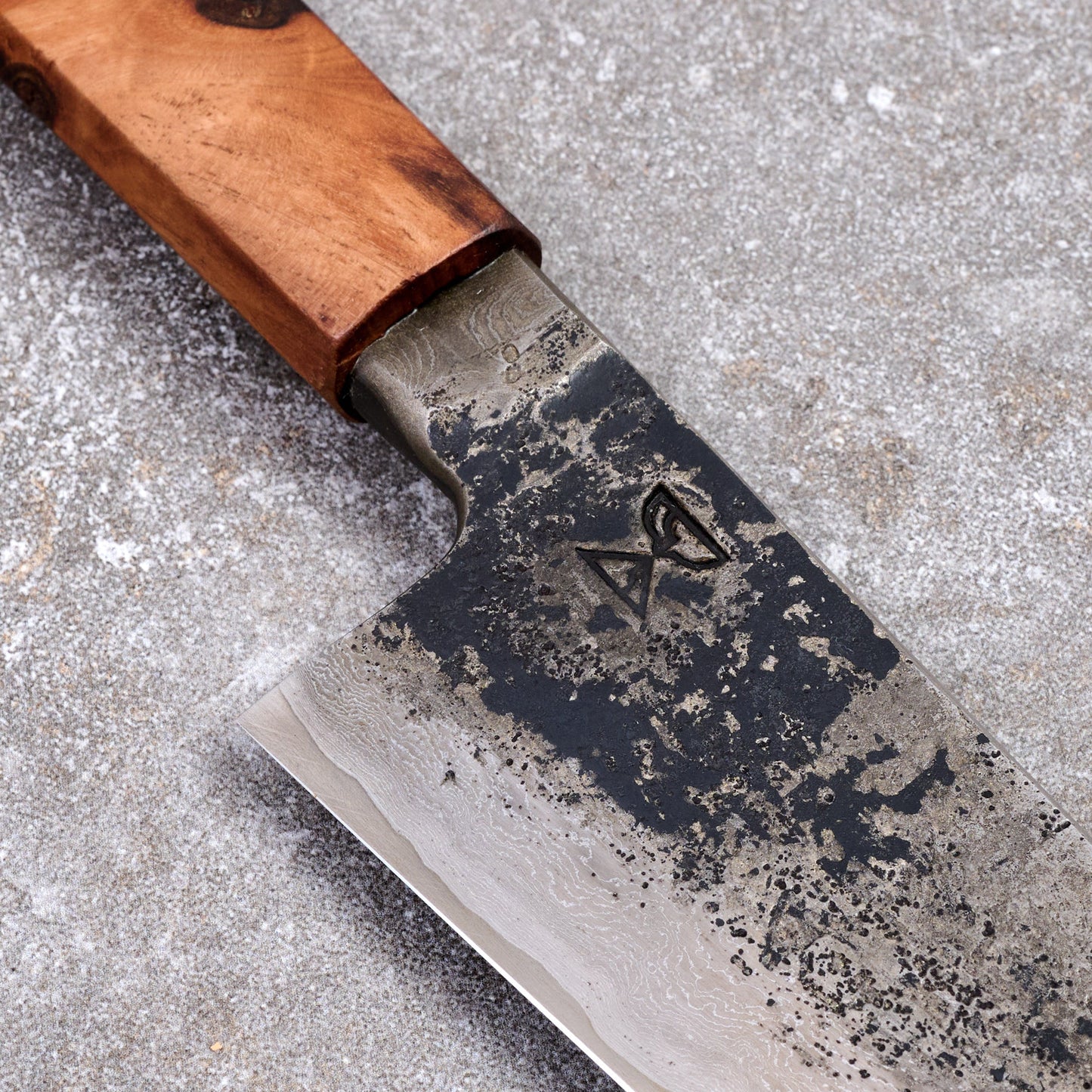 Gyuto 205mm SanMai Apex Ultra Saw Blade & Wagon Wheel Damascus Integral – blade close-up