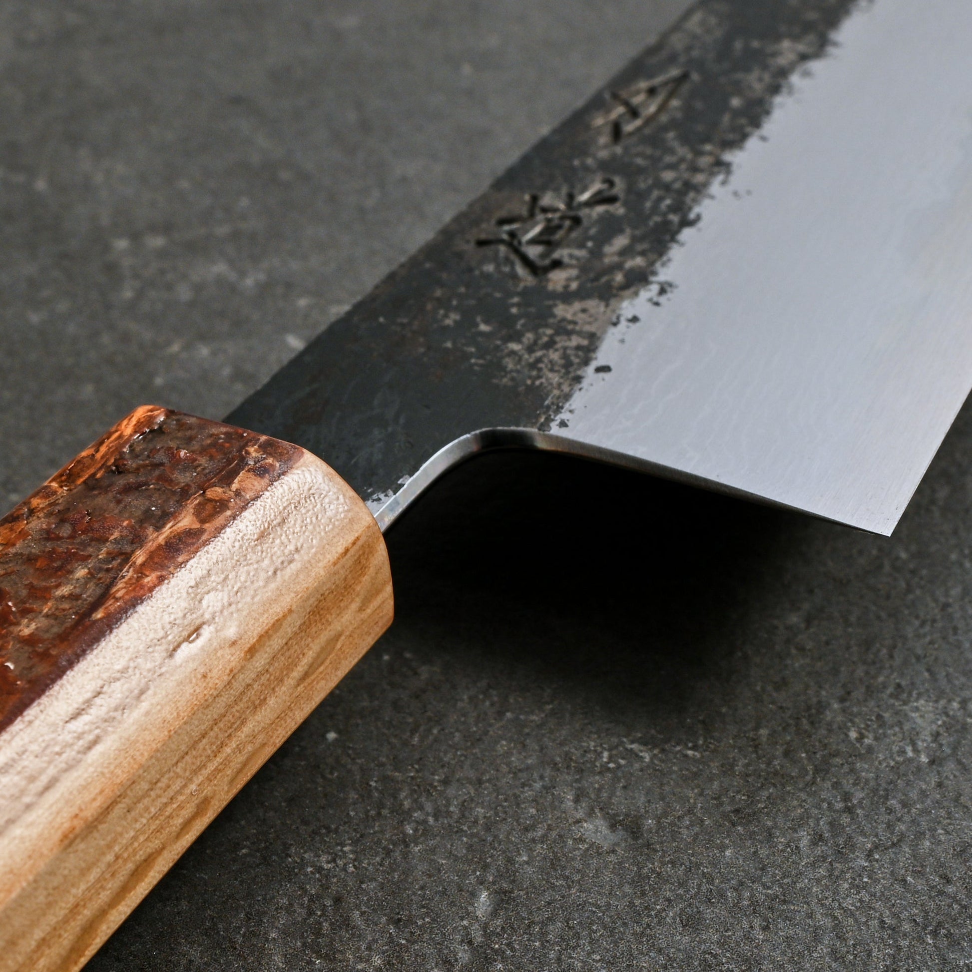 KoBunka 135mm B1D Aogami #1 Damascus Clad Cherry & Oak – handle detail