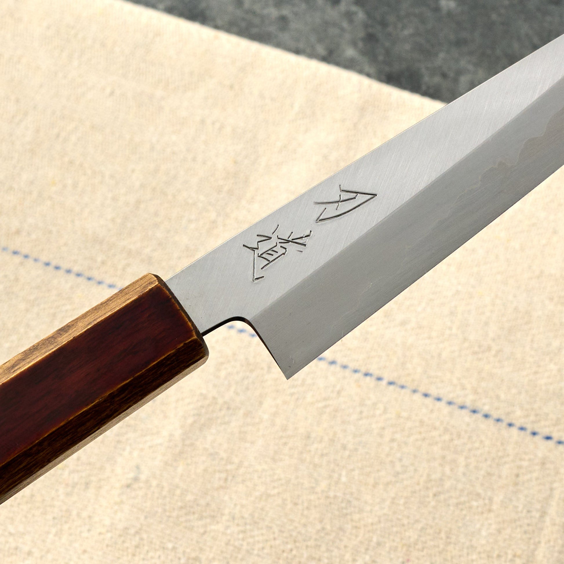 Petty 150mm Junpaku Shirogami #1 – blade close-up