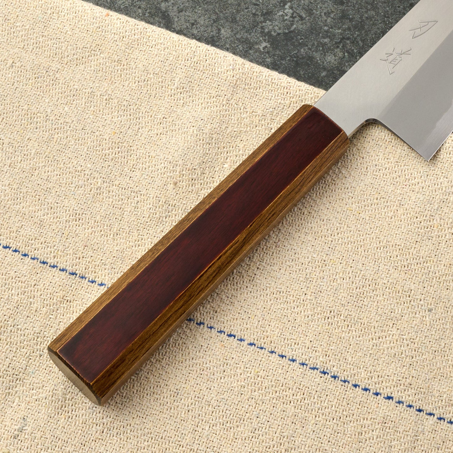 Santoku 180mm Junpaku Shirogami #1 – handle detail