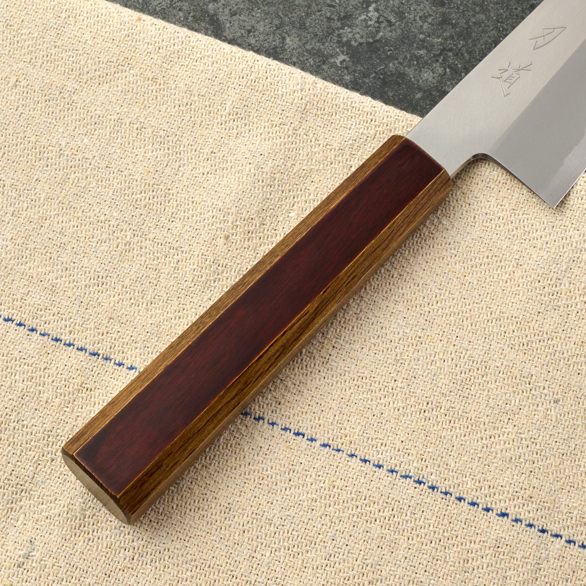 Santoku 180mm Junpaku Shirogami #1 – handle detail