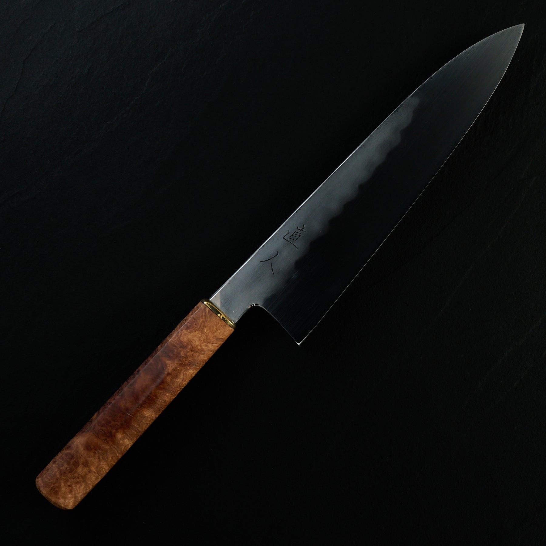 Isa Smedjan X Myojin Gyuto 245mm Spicy White, Eucalyptus Burl & Brass – detail view