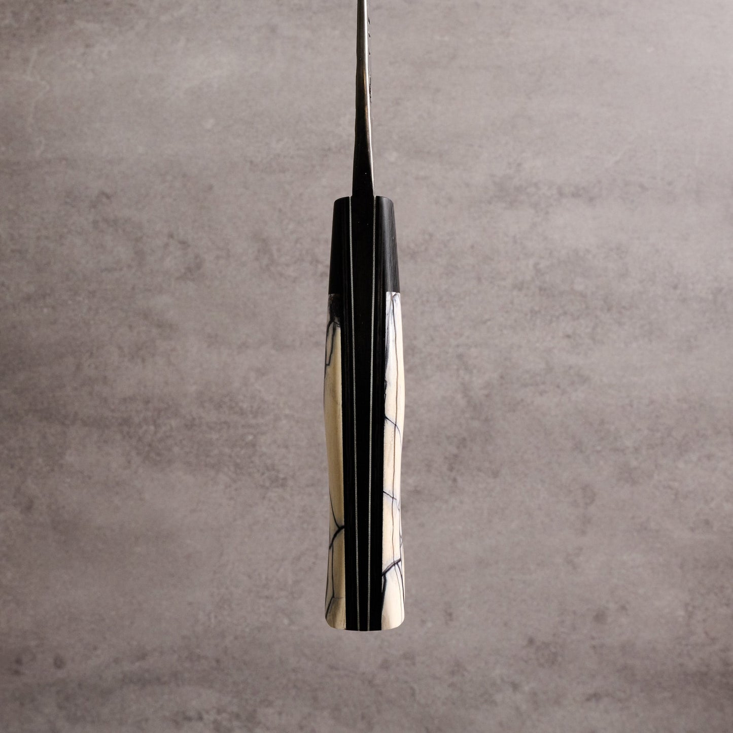 Kamon X Huber Gyuto 260mm Denty Blackout Full Tang – detail view