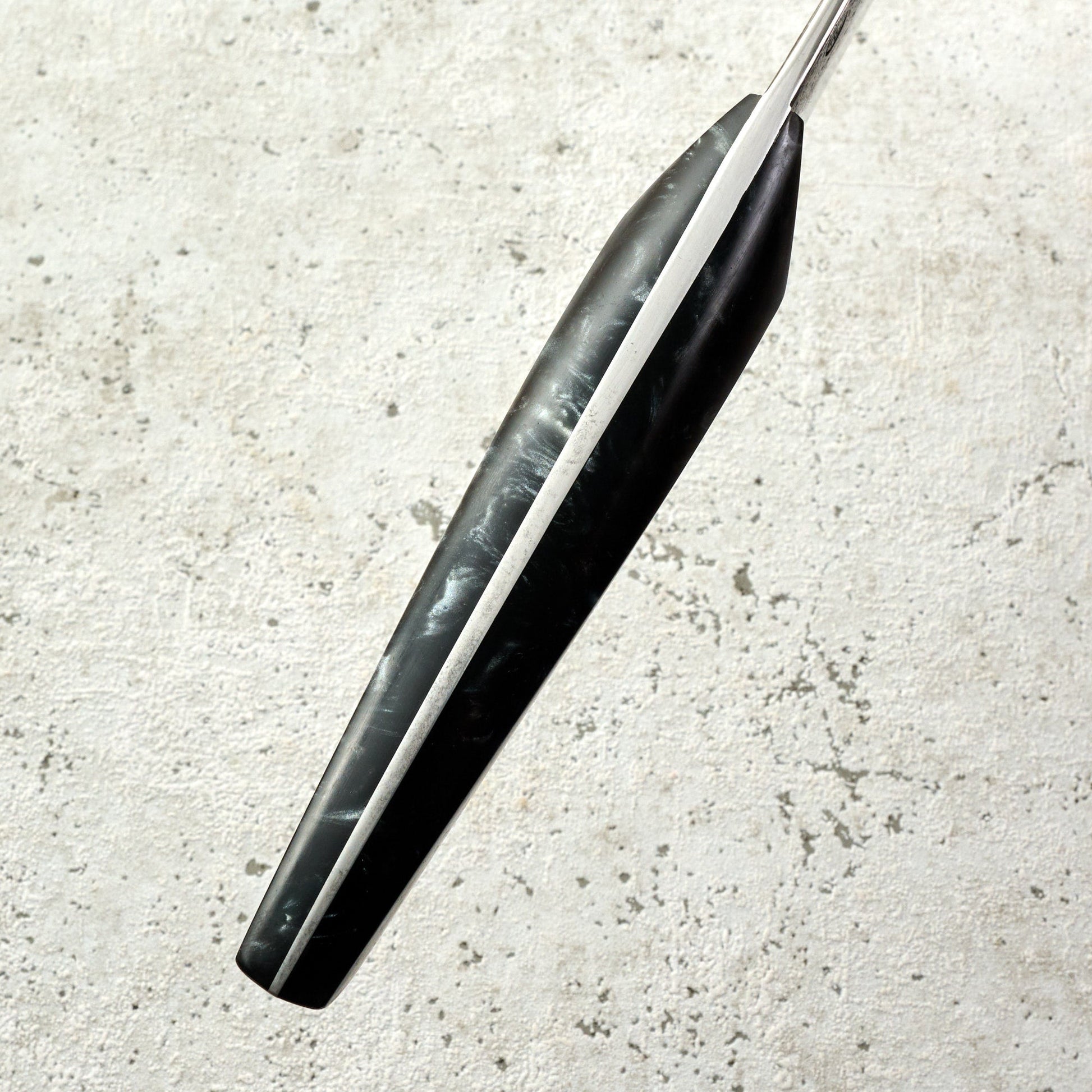 Mini Slicer 190mm Apex Ultra Huberite Full Tang – blade close-up