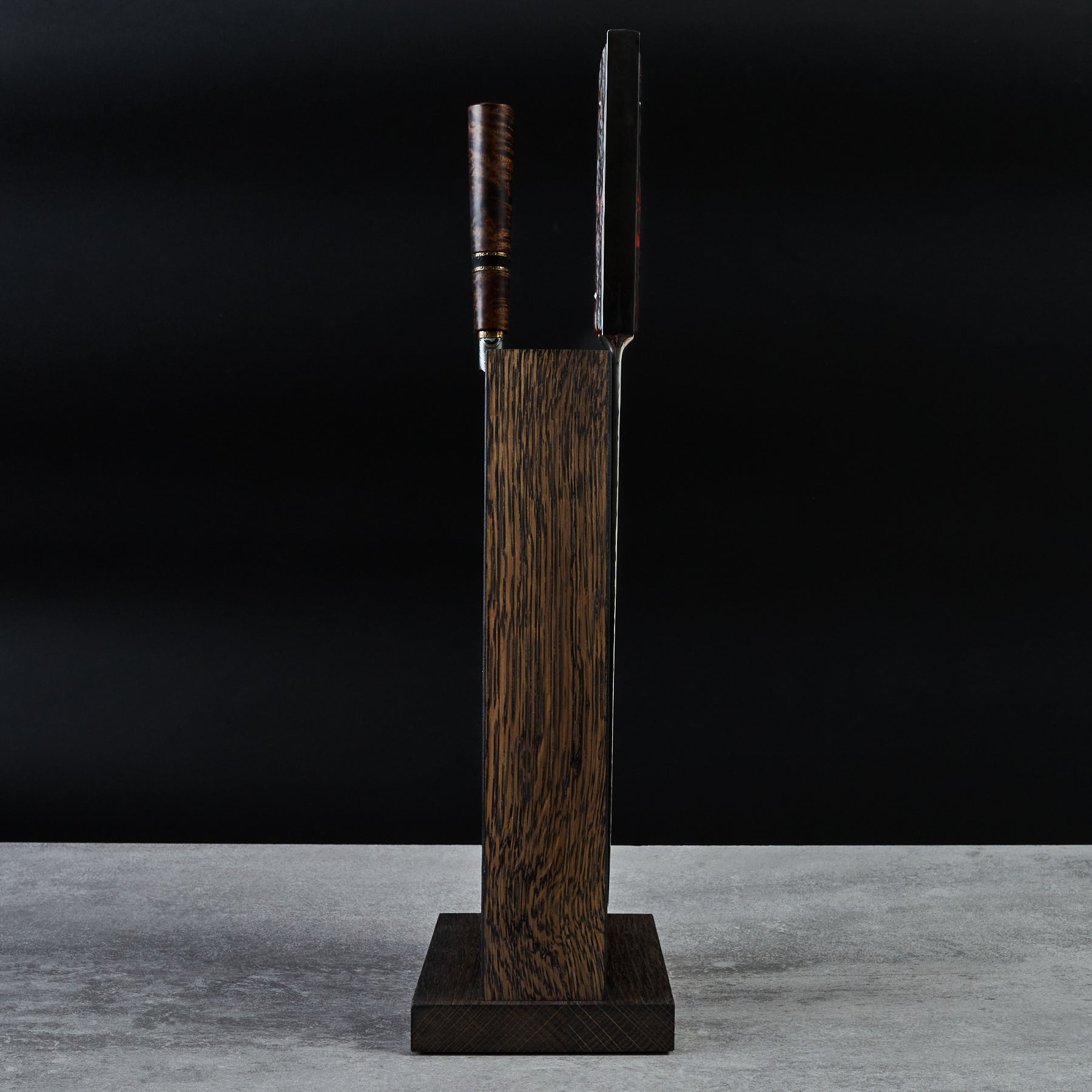 Oak & Leather Magnetic Knife Block by Piotr the Bear – detail view