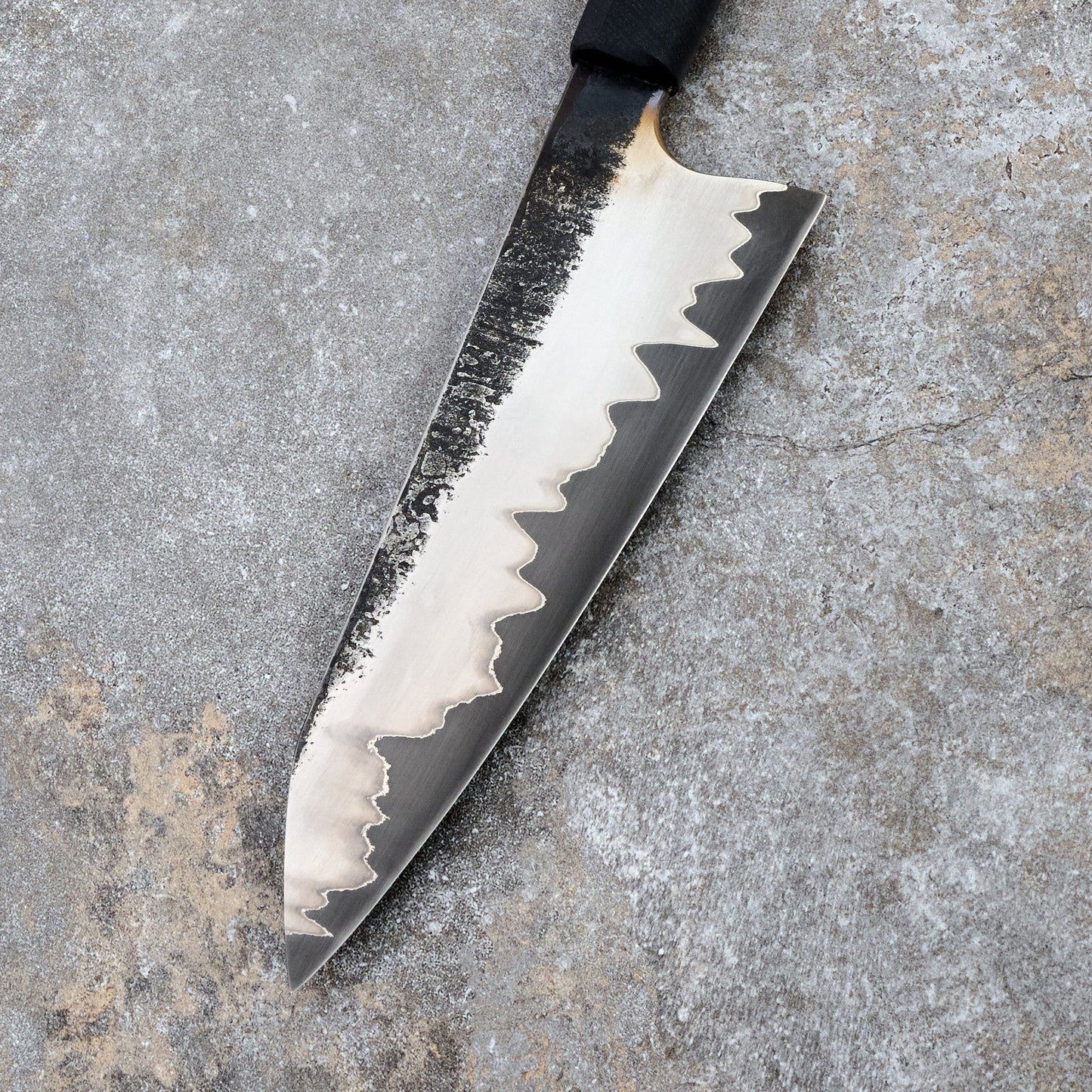 Santoku 180mm Stainless Clad GoMai 1.2419 Curly Maple & Bog Oak – detail view