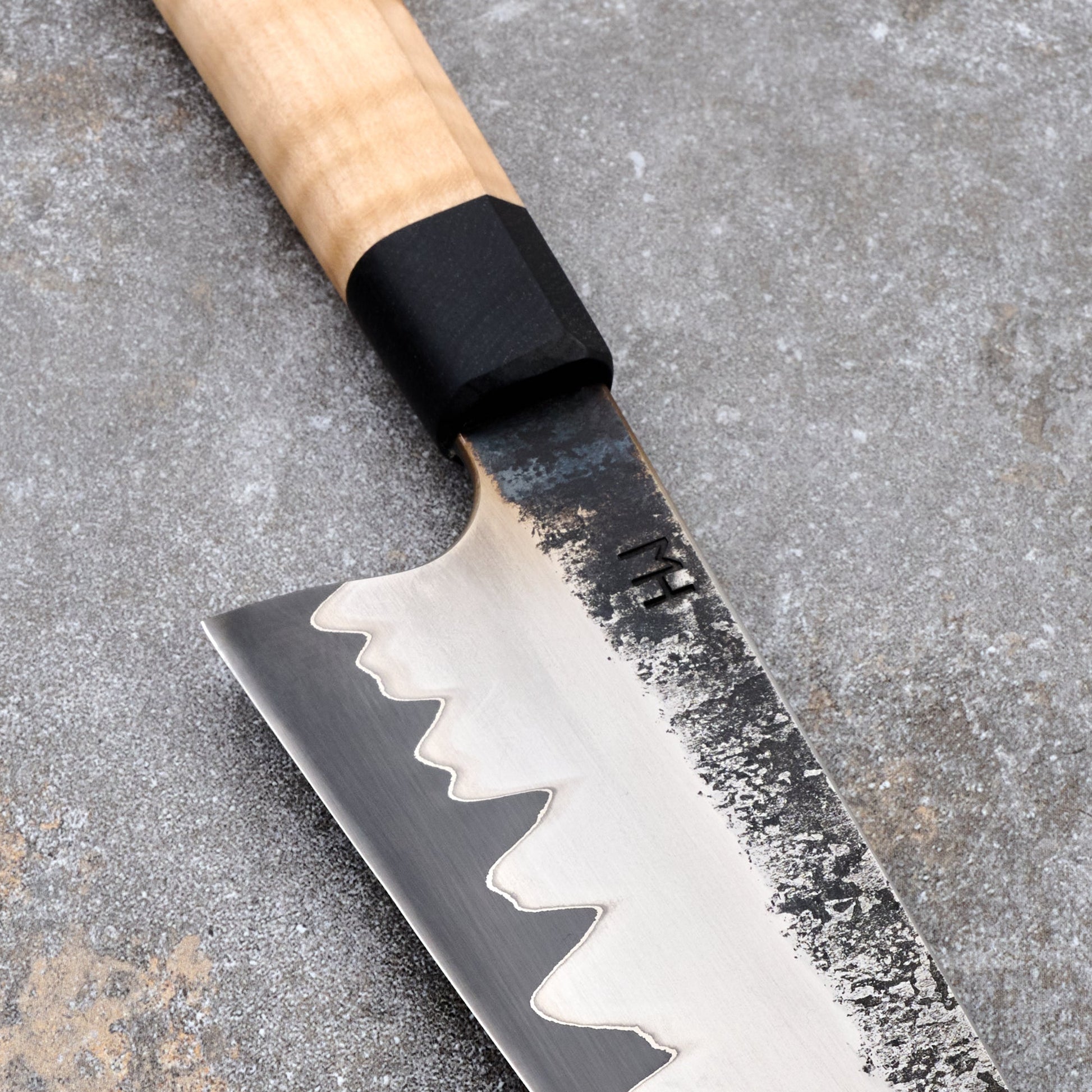 Santoku 180mm Stainless Clad GoMai 1.2419 Curly Maple & Bog Oak – handle detail