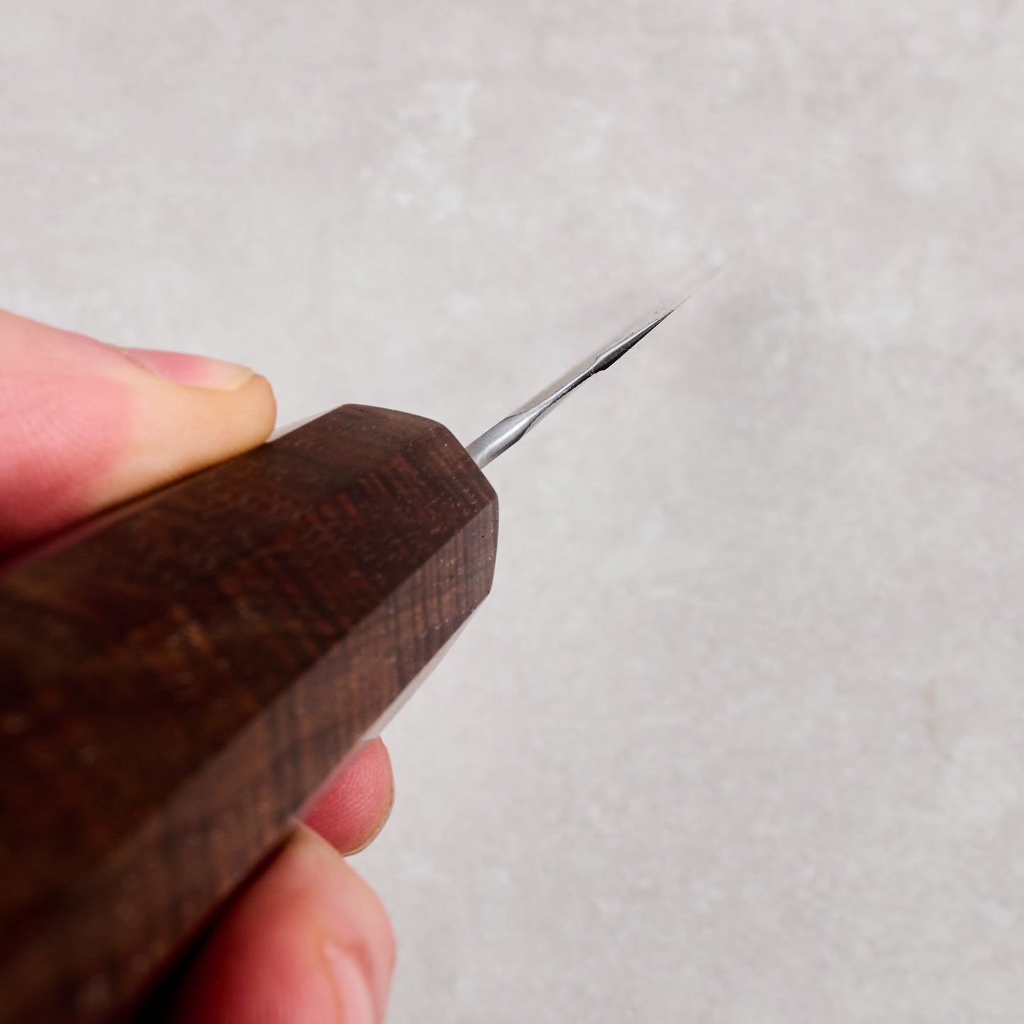 Slicer 265mm Ornamental Fluted S-Grind Blackwood and Brass – handle detail