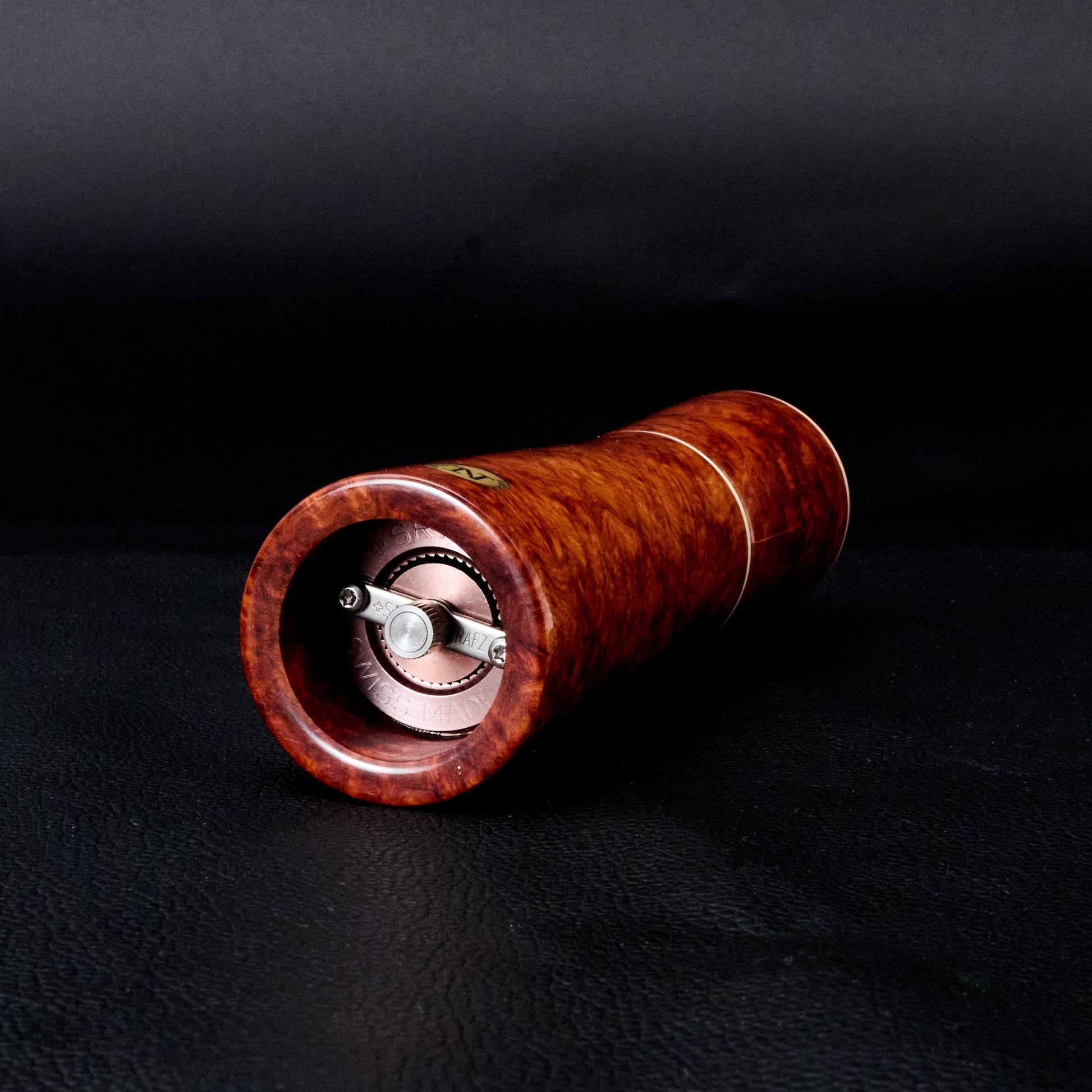 nobleMill® Peppermill Amboyna Burl & Mammoth Ivory – detail view